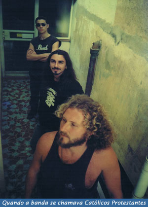 Banda Pau com Arame